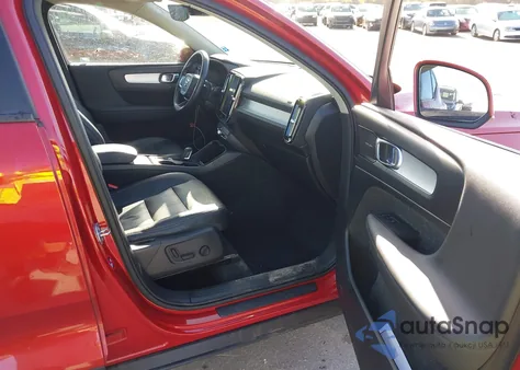 2019 Volvo Xc40 T5 Momentum/T5 R-Design from USA, damaged, VIN YV4162XZ1K2014111